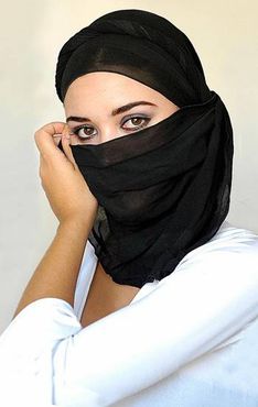 Sahara knite muslim